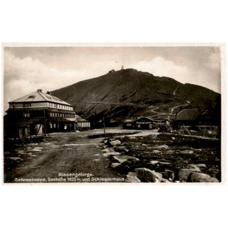 Riesengebirge. Schneekoppe, Seehöhe 1605 m. und Schlesierhaus.