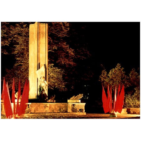 Kraków. Pomnik ku czci Armii Radzieckiej dłuta Karola Muszkieta wzniesiony w 1945 r. fot. J. Tymiński - CAF