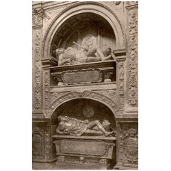 Katedra na Wawelu. Pomniki: królów Zygmunta Starego i Zygmunta Augusta. Fot. inż. K. Cybulski