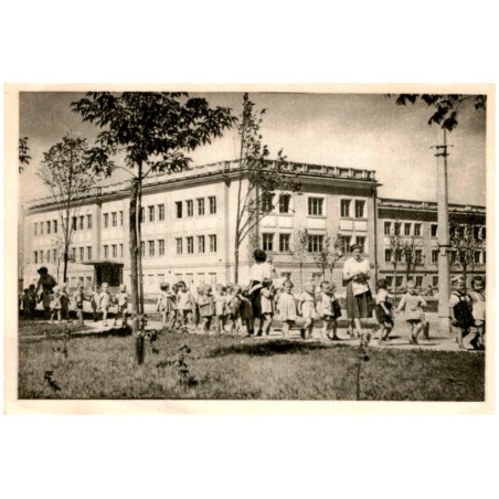 Nowa Huta. Szkoła Podstawowa fot. Roman Wesołowski