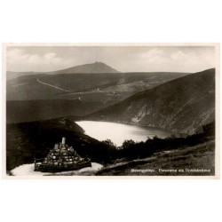 Riesengebirge. Panorama am Donatdenkmal