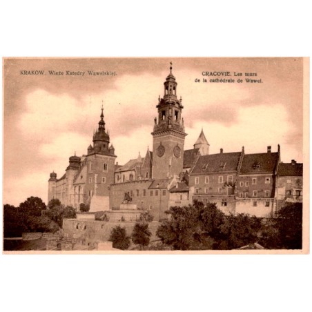 Kraków. Wieże Katedry Wawelskiej. Cracovie. Les tours de la cathédrale de Wawel.