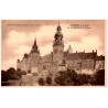 Kraków. Wieże Katedry Wawelskiej. Cracovie. Les tours de la cathédrale de Wawel.