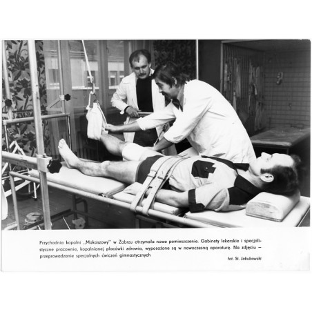 "Przychodnia kopalni "Makoszowy" w Zabrzu [...] fot. St. Jakubowski"