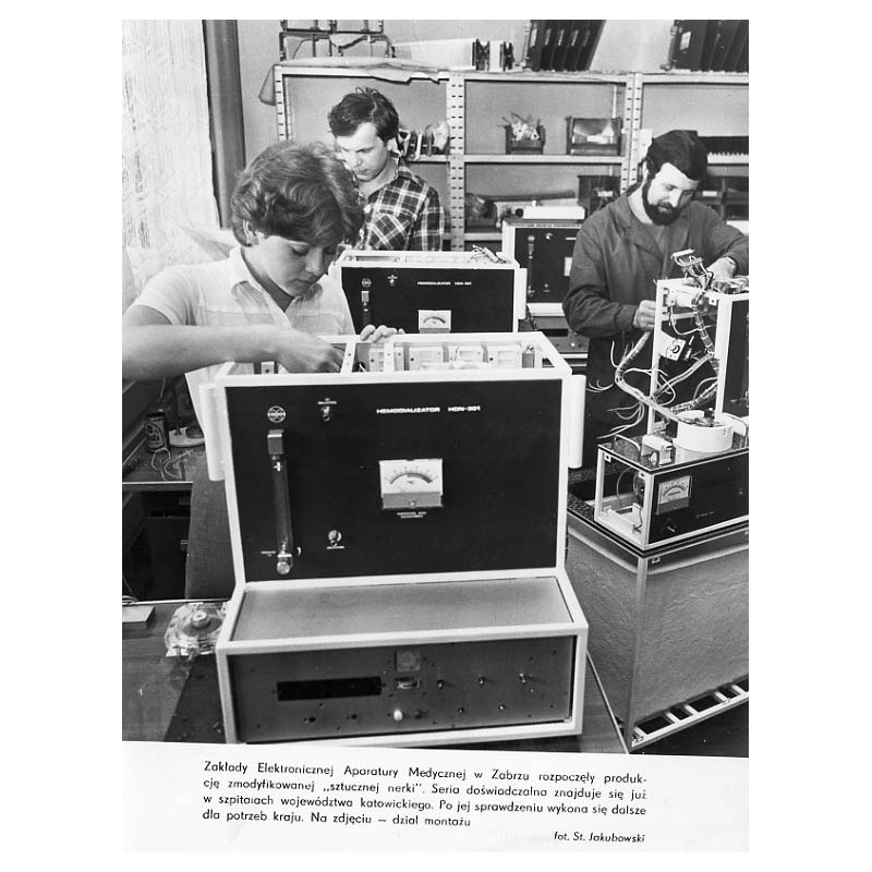 "Zakłady Elektronicznej Aparatury Medycznej w Zabrzu [...] fot. St. Jakubowski"
