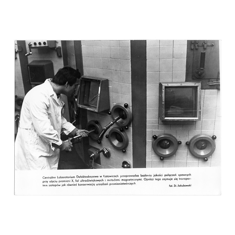 "Centralne Laboratorium Defektoskopowe w Katowicach [...] fot. St. Jakubowski"