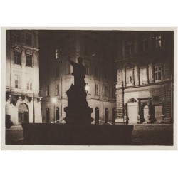 Lwów w nocy. Fragment Rynku. Fot. A. Butrymowicz