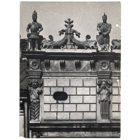 Kamienica Królewska we Lwowie, fragment attyki