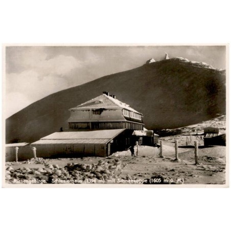 Riesengebirge. Schlesierhaus (1394 m) mit Schneekoppe (1605 m ü. M.)