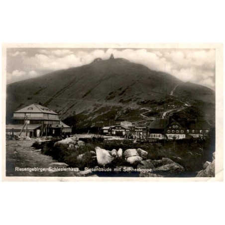 Riesengebirge, Schlesierhaus. Riesenbaude mit Schneekoppe.