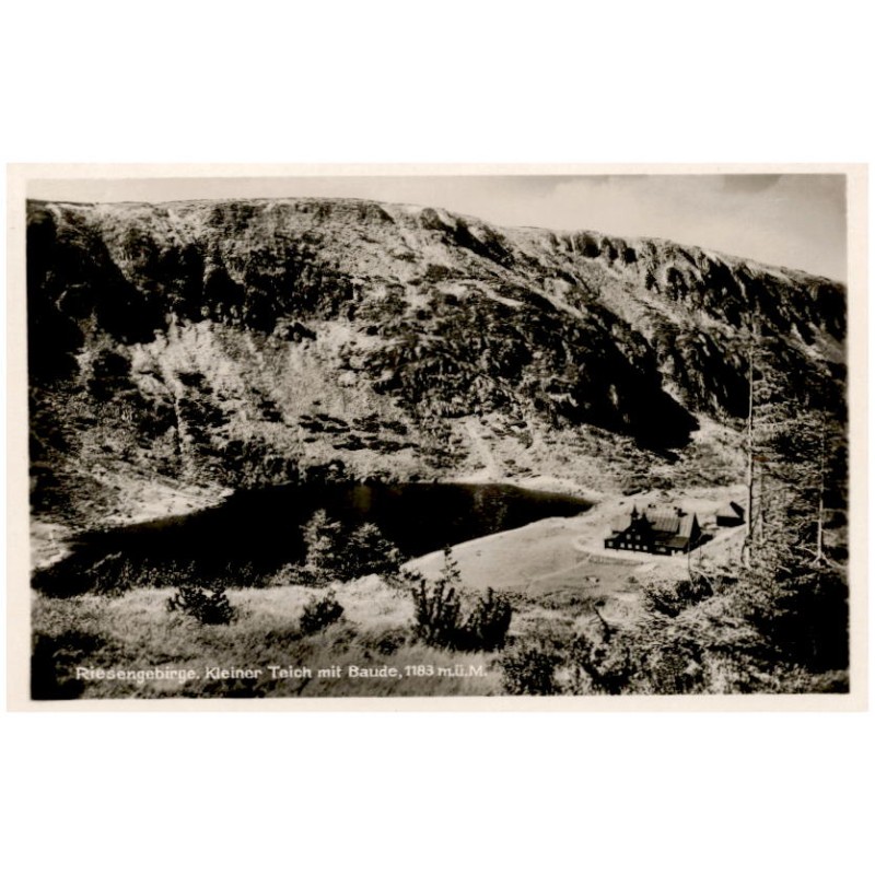 Riesengebirge. Kleiner Teich mit Baude, 1183 m. ü. M.