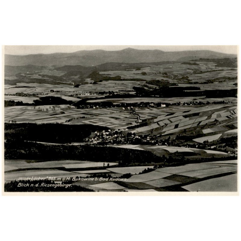 "Wilde Löcher" 865 m ü. M. Bukowine b. Bad Kudowa. Blick n. d. Riesengebirge.