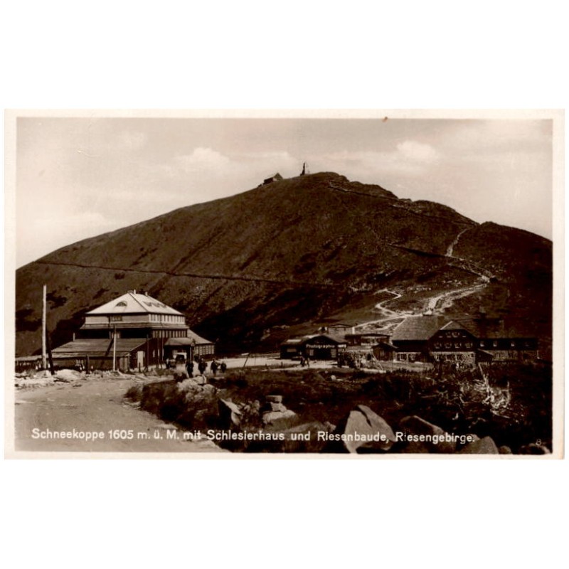 Schneekoppe 1605 m ü. M. mit Schlesierhaus und Riesenbaude, Riesengebirge. 8