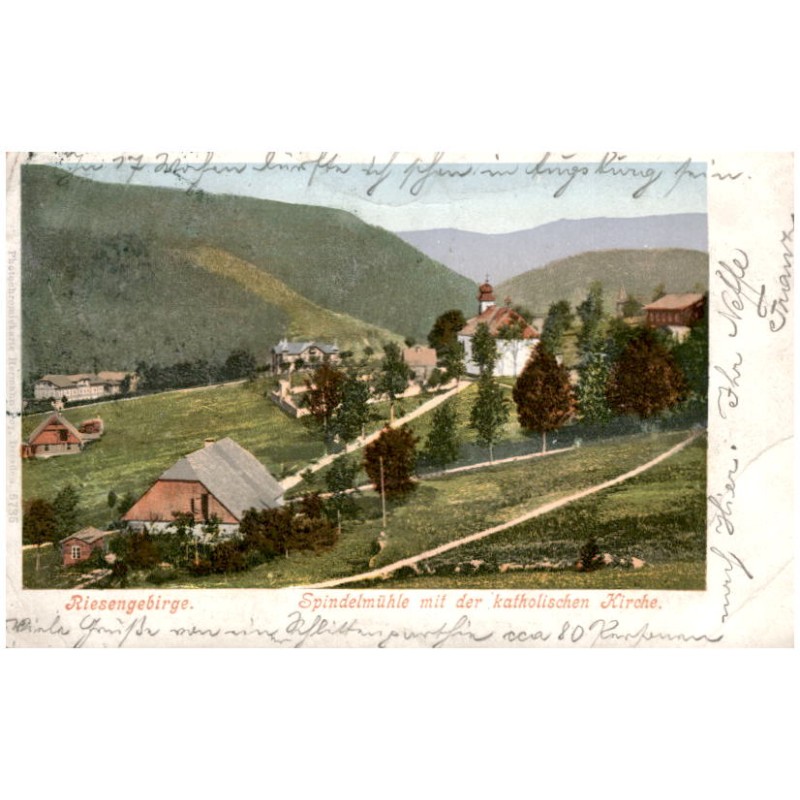 Riesengebirge. Spindelmühle mit der katholischen Kirche.