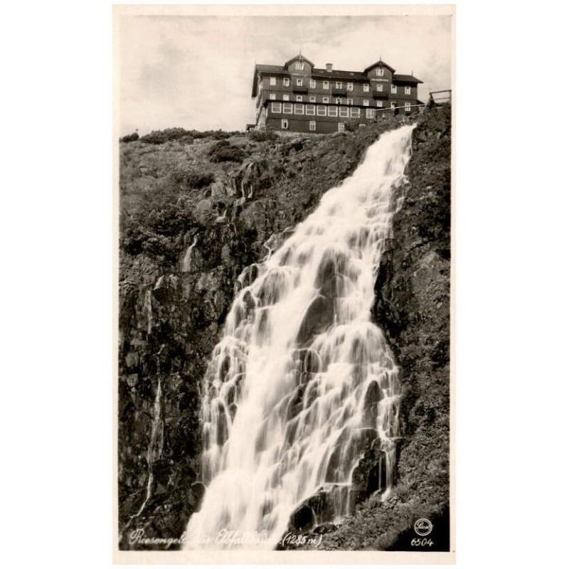 Riesengebirge, Die Elbfallbaude. (1285m) 6504 / Rewers: Riesengebirge. (Sudetengau) Der Elbfall mit Elbfallbaude (1284m)