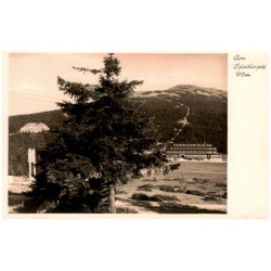 Am Spindlerpass 1208 m. / Rewers: Riesengebirge. Die Kleine Sturmhaube mit der Spindlerbaude u. d. Jugendkammhaus