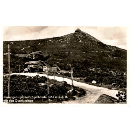 Riesengebirge, Reifträgerbaude 1365 m ü. d. M. mit den Quarksteinen. 68056