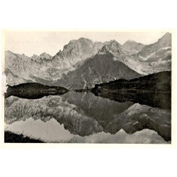 České pleso 1612 m, Svišťový štít 2380 m.