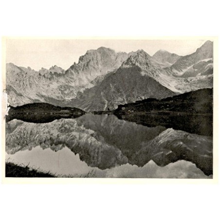 České pleso 1612 m, Svišťový štít 2380 m.