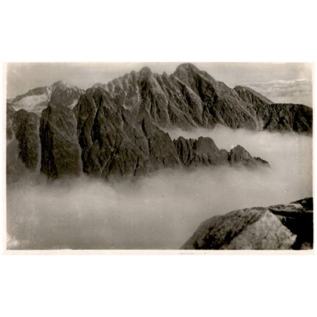 Vysoké Tatry. Stredehora a skupina Lomnického štítu. Hohe Tatra. Mittelgrat und Lomnitzer Gruppe. Magas Tátra. Középorom és Lomn