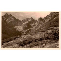 Cestou ze sedla Kopa k Zelenému Plesu. V pozadí Lomnický (2634 m) a Kežmarský štít (2556 m) - Sur le chemin de la selle Kopa au