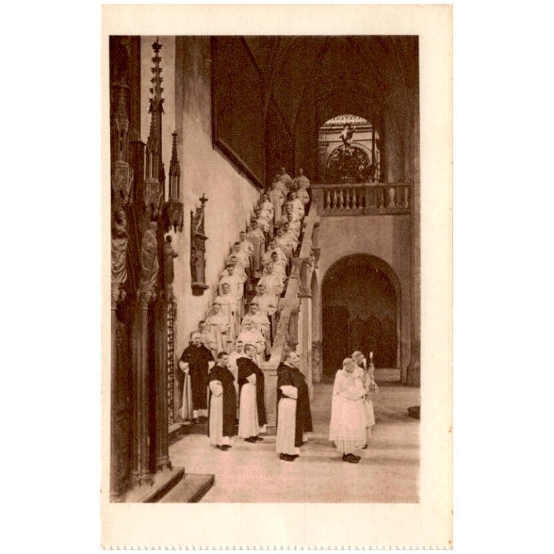 Kościół O. O. Dominikanów w Krakowie. "Salve Regina" wieczorna procesja.