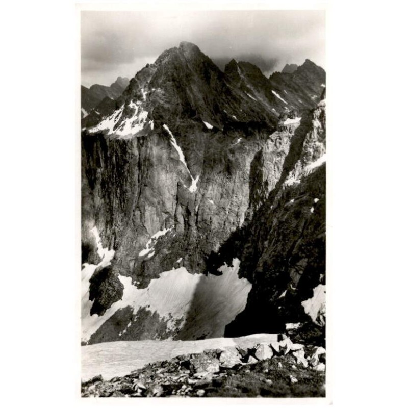 Pohľad se sedla Váhy na Ganek 2465 m a Rumanův štít 2428 m