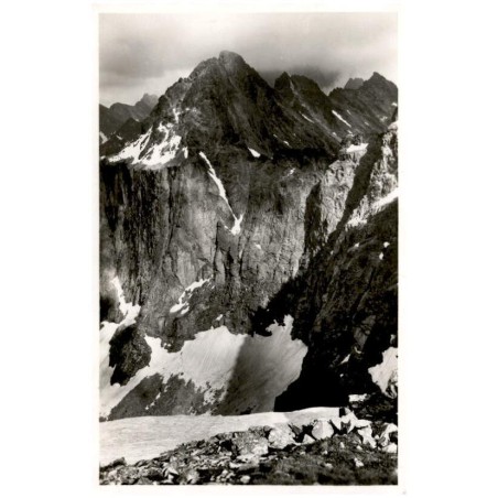 Pohľad se sedla Váhy na Ganek 2465 m a Rumanův štít 2428 m