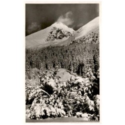 Pohľad od Kriváňskeho plesa na Kriváň 2496 m
