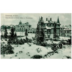 Štrbské Pleso. - Grandhotel a Dom Jiskry z Brandýsa.