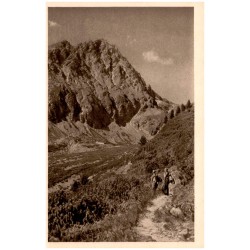 Cestou k Slezskému domu ve Velické doliné. V pozadi Gerlach (2663 m). Sur le chemin de la Maison silésique dans la vallée Velick