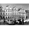 Opole. Rynek kamienice, na pierwszym planie samochody osobowe
