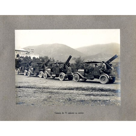 "Cannoni da 75 antiaerei su camions" / 4 samobieżne armaty przeciwlotnicze kal. 75 mm (na podwoziu samochodowym) włoskiej firmy