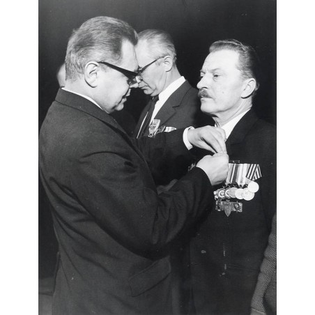 "1) tow. Surówka Wład. [...], 2) tow. Wujnarowicz Antoni [...]"