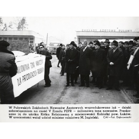 "W Puławskich Zakładach Nawozów Azotowych wyprodukowano już [...] milionową tonę nawozów. Przekazano ją do użytku Kółku Rolnicze