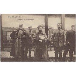 Der Krieg im Osten. Empfang von Liebesgaben