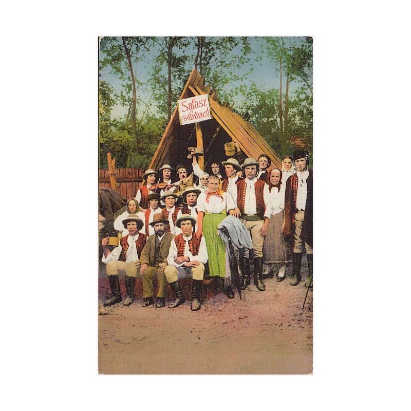 Górale w Śląskich Beskidach przy sałasie