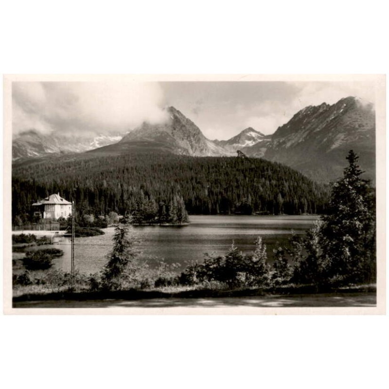 Štrbské pleso. Hohe Tatra-Tschirmer-See.